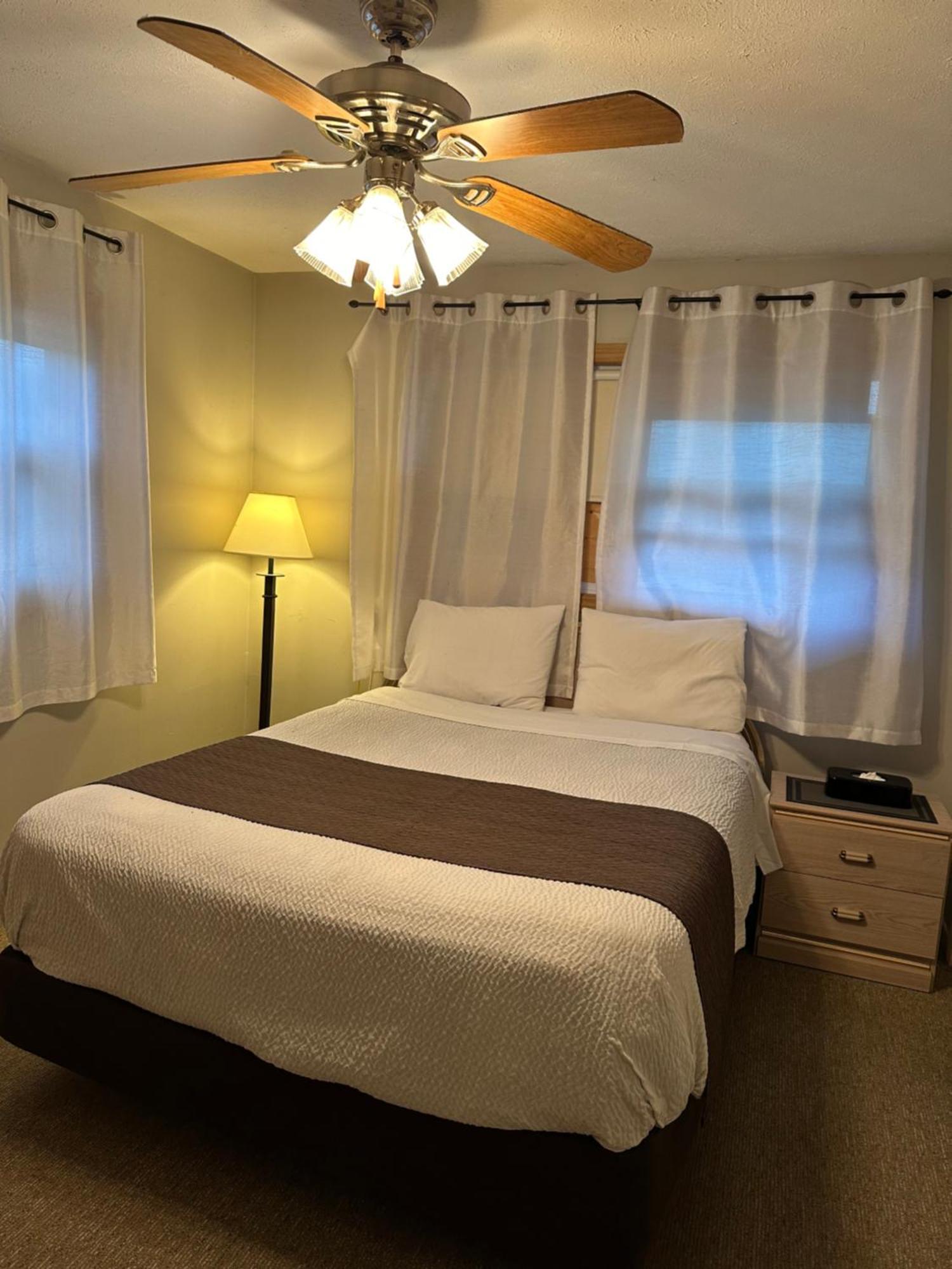 Lakeview Motel & Cottage Kincardine Bagian luar foto