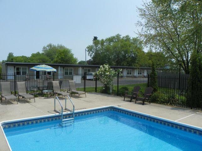 Lakeview Motel & Cottage Kincardine Bagian luar foto